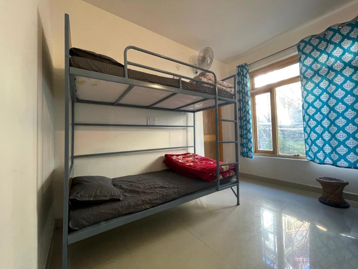 Bir Nest Hostel Buitenkant foto