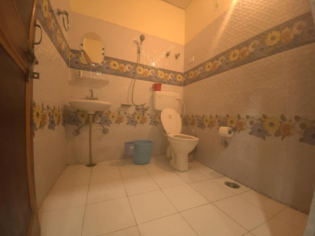 Bir Nest Hostel Buitenkant foto